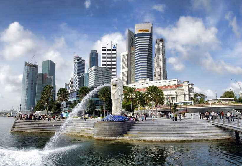 Singapore: Private Walking Tour with a Local - Street art, architecture, and everyday Singapore