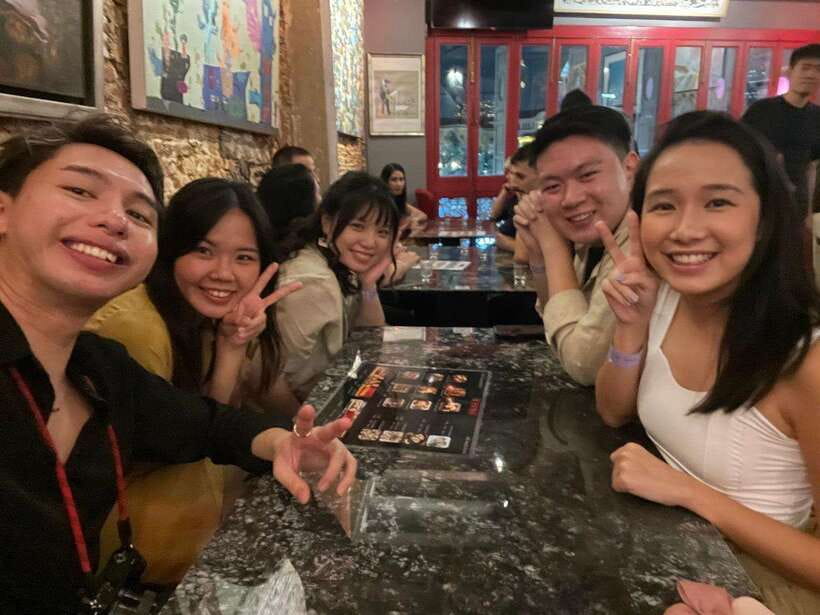 Singapore Pub Crawl - Party like a Local - Finishing with VIP club entry