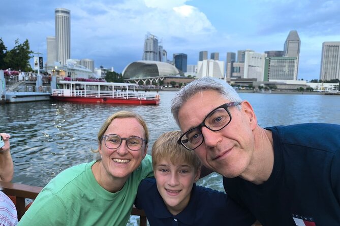 Singapore River Cruise and 2 Must-see Water Light Shows - What the guide and transport add