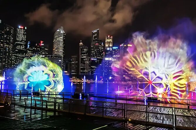 Singapore River Cruise, Night Garden Rhapsody and Spectra Tour - Merlion Park begins with Singapore’s classic view