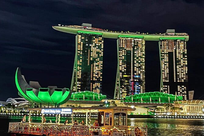 Singapore River Cruise Tour with E-Tickets - Clarke Quay: an easy place to begin
