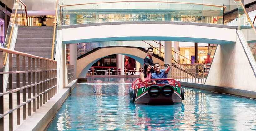 Singapore: Sampan Boat Ride Ticket at the Marina Bay Sands - My verdict: book it as a small Marina Bay extra