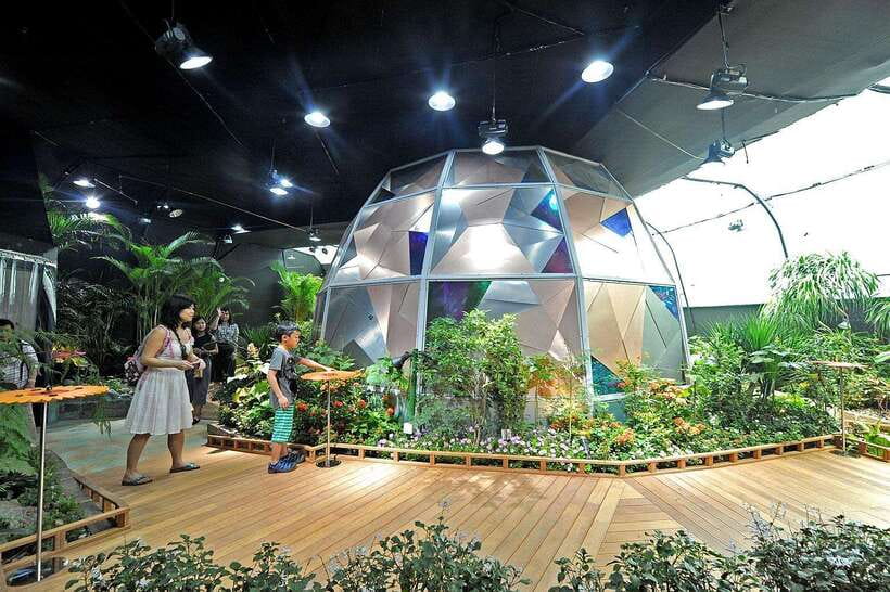 Singapore: Science Centre Bundled Admission Ticket - Themed galleries turn science into something you can test