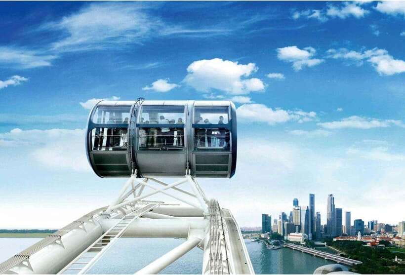 Singapore: Shared City Tour by Van/Bus - Marina Bay and the Merlion’s famous pose