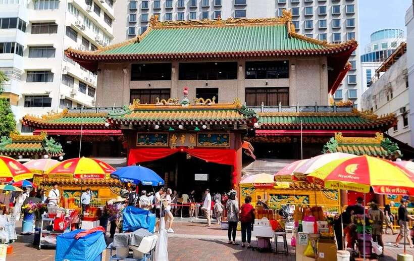 Singapore: Street Food & Ethnic Quarters Kick Scooter Tour - Ping’s guiding style matters
