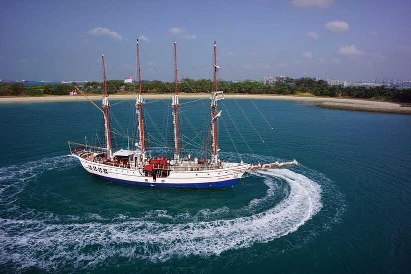 Singapore: Sunset Tall Ship Cruise with 4-Course Meal - Who Will Enjoy This Cruise Most?
