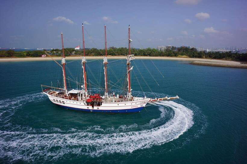 Singapore: Sunset Tall Ship Cruise with 4-Course Meal - Finding the Royal Albatross Near SEA Aquarium