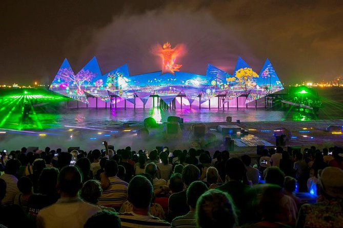 Singapore: Wings of Time Fireworks Symphony - Who will enjoy this most