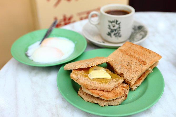 Small Group: Michelin and Local Hawker Food Tour with 9 tastings - South Bridge Road: food with a street-level history lesson