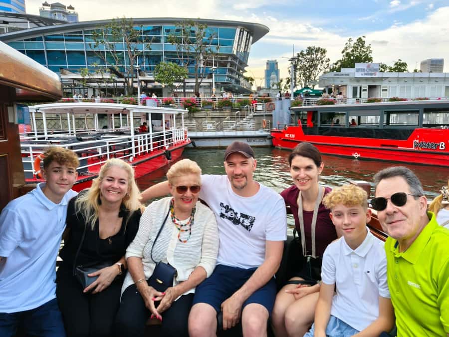 Spectra & Garden Rhapsody Shows with Singapore River Cruise - An optional finish at Lau Pa Sat