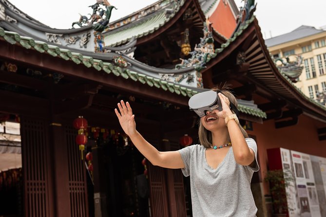 Streets Alive Singapore Walking Tour (Chinatown Edition) - Sago Lane and the Buddha Tooth Relic Temple