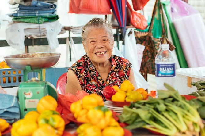 The Award-Winning PRIVATE Food Tour: 10 Tastings of 3 Cultures - Eating your way through Little India