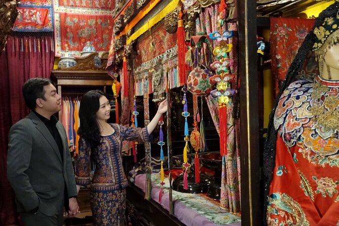 The Peranakan Mansion - Experience Singapore's Unique Culture - Walking through the Peranakan Mansion