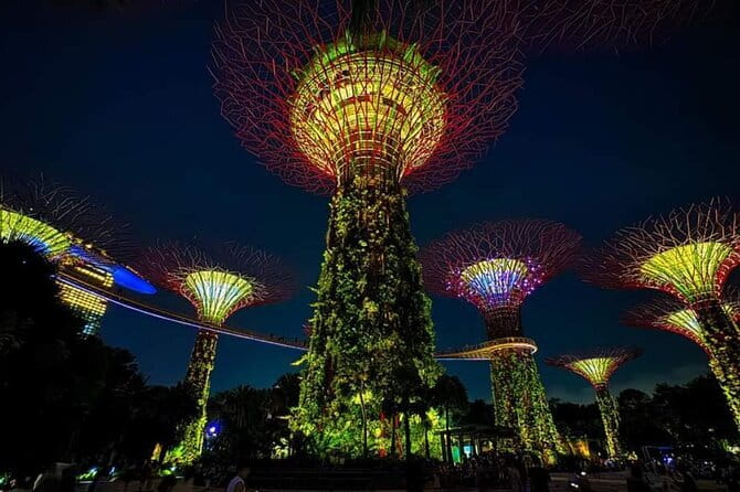 Twilight Magic Singapore River Cruise and 2 Light Show - Singapore after dark in one compact evening