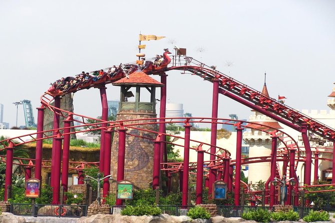 Universal Studios Singapore + Roundtrip Transfers - Food, clothing, and practical comfort
